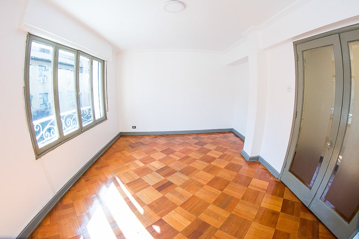 Unicum - Oficina Vacía